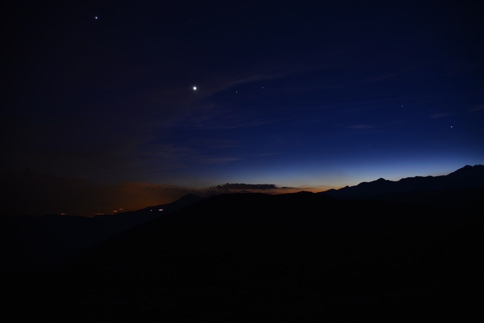 GOLDENHOUR ©lucaromanopix