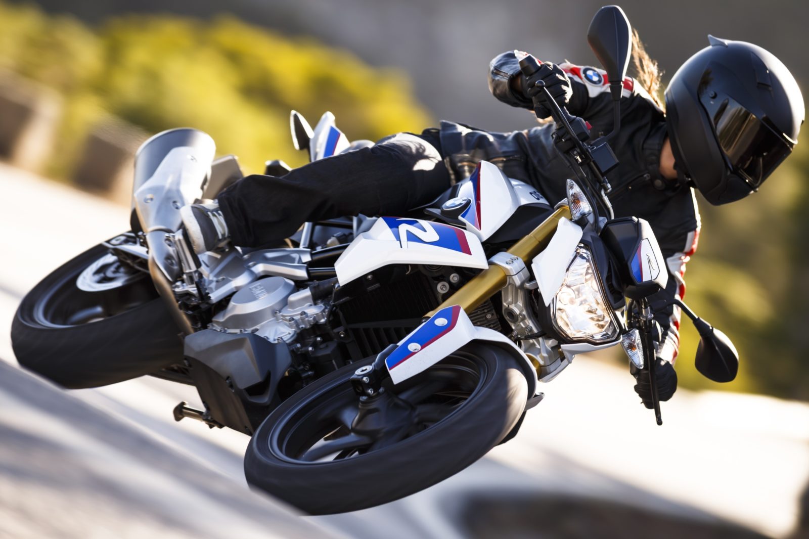 BMW G 310 R - In TV con drivelife del 14 Gennaio