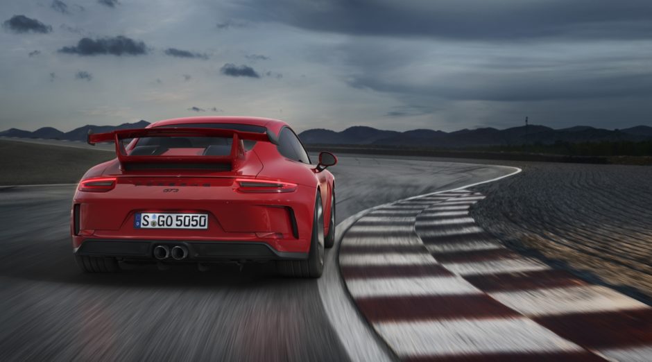 PORSCHE 911 GT3, questa la vedi solo così... - In tv 25/3