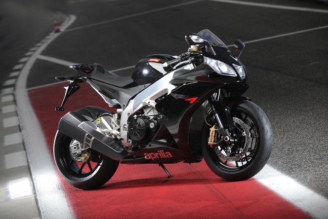 25-rsv4-r-nero-aprilia 25-rsv4-r-nero-aprilia