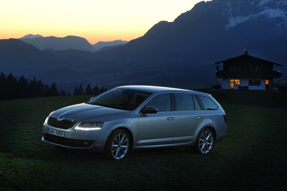 SKODA OCTAVIA COMBI - OGGI E’ PIU’ SNOB ESSERE INTELLIGENTI