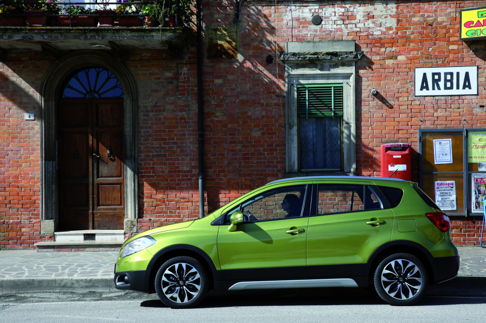 SUZUKI SX4 S-CROSS @drivelife
