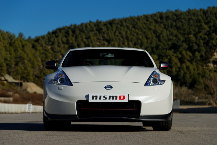 la-nissan-370z-nismo-sara-presentata-al-salone-di-ginevra-images03