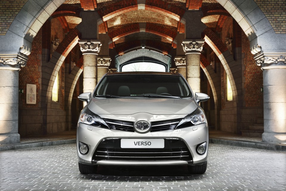 nuova-toyota-verso-verso_stat_01_dpl_2013