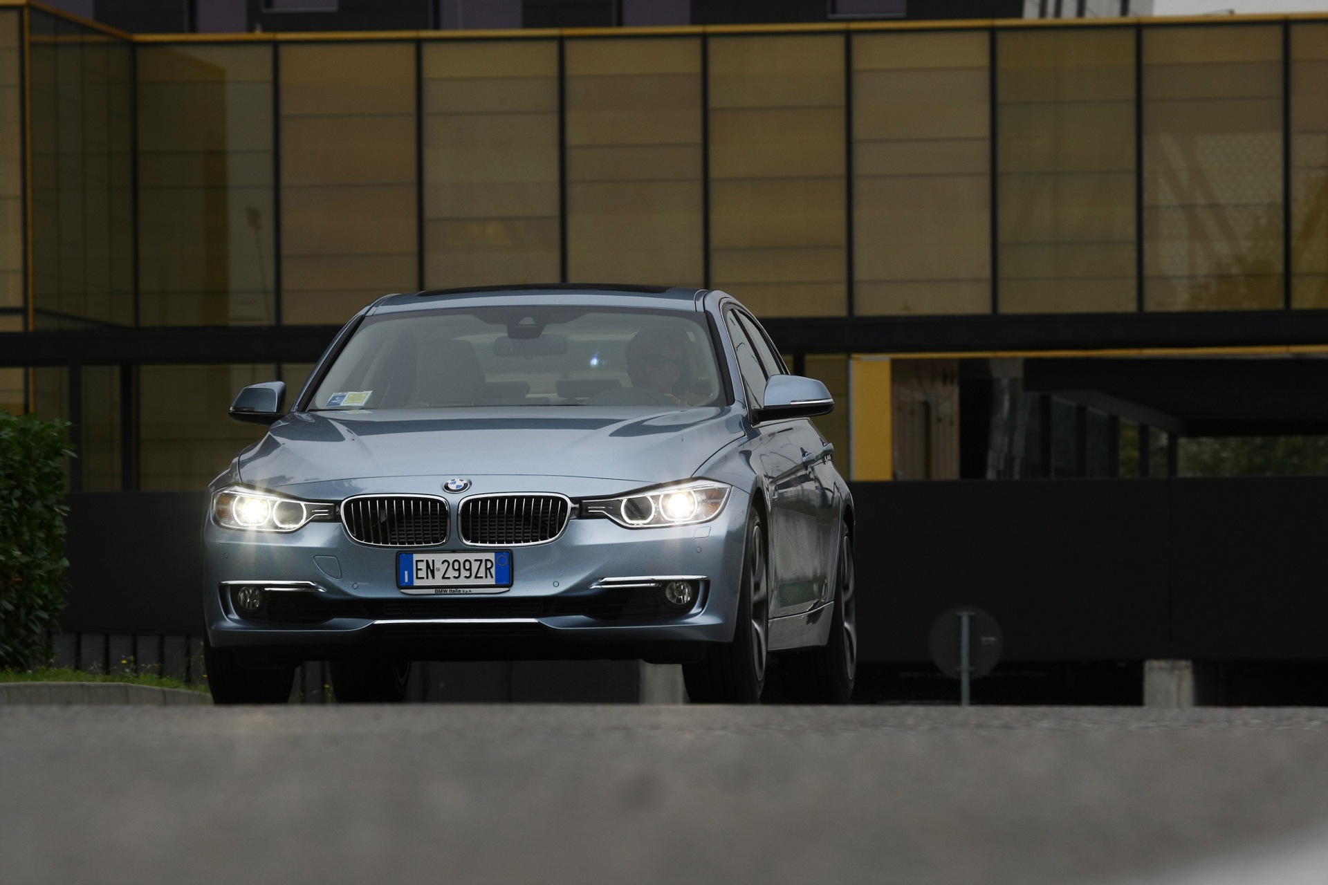 BMW SERIE 3 ACTIVE HYBRID @ drivelife.it magazine on line