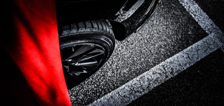 DS 5 PRESTIGE, "FILM DRAPPO ROSSO" ©Lr&AssociatedName