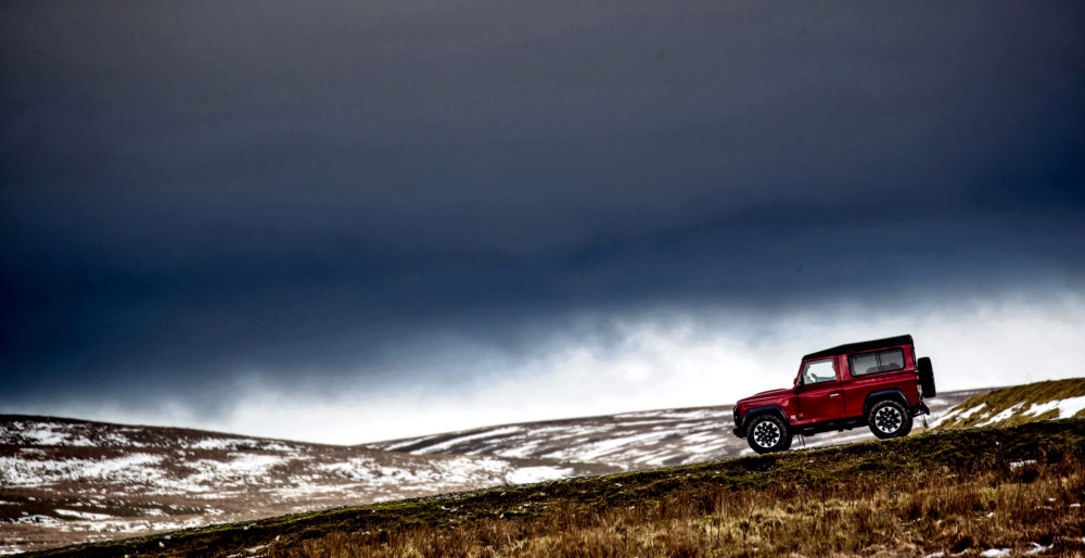 27.1.inTv LandRover Defender V8