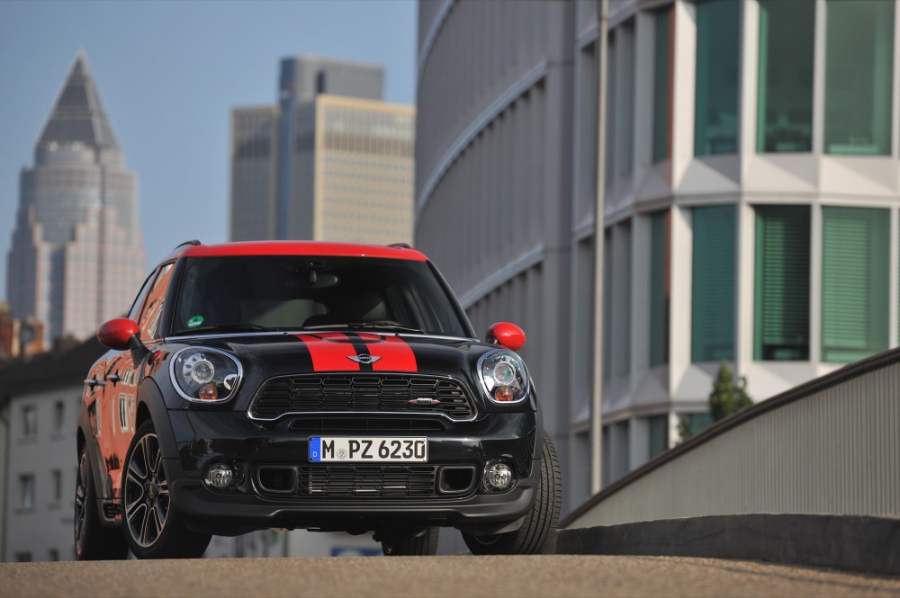 MINI COUNTRYMAN JCW at DRIVELIFE MAGAZINE