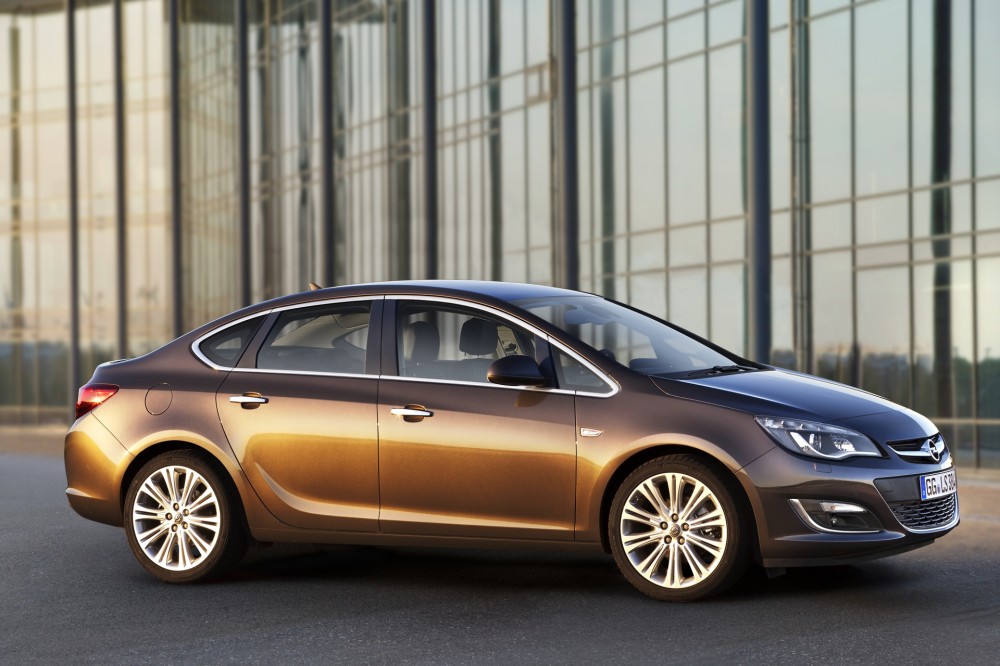 OPEL ASTRA 2013 @ drivelife.it