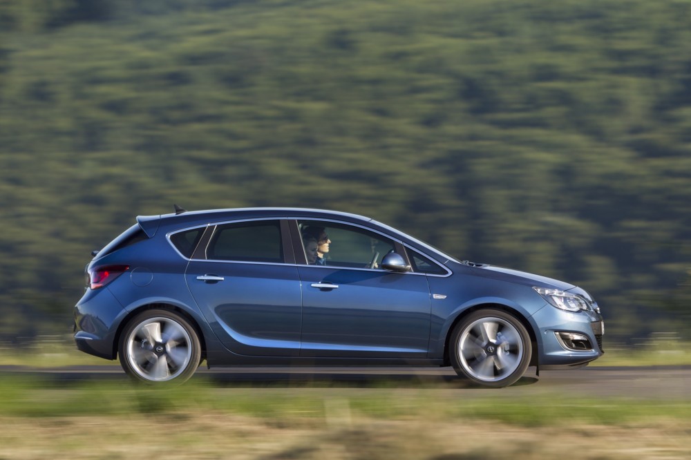 OPEL ASTRA 2013 @ drivelife.it