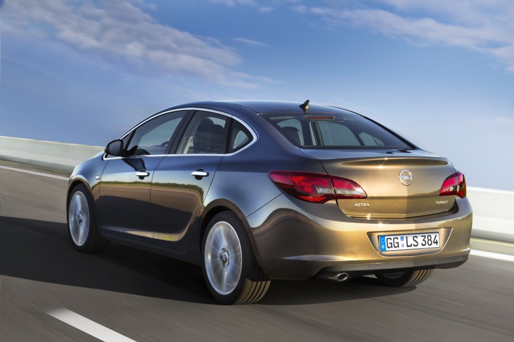 OPEL ASTRA 2013 @ drivelife.it