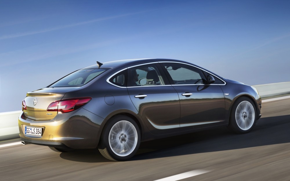 OPEL ASTRA 2013 @ drivelife.it