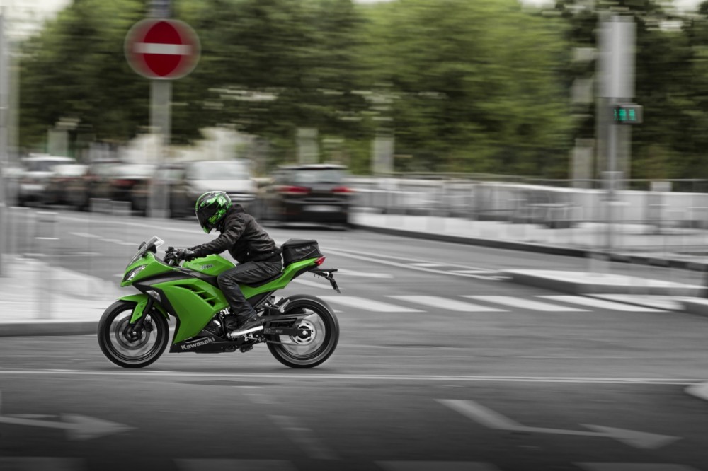 kawasaki-ninja-300-my13 @ drivelife magazine