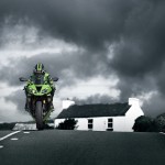la-nuova-supersport-ninja-zx-6r-636-strizza-locchio-alla-strada-action-13my-ninja-zx-6r @drivelife magazine