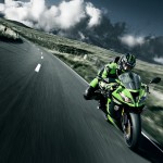 la-nuova-supersport-ninja-zx-6r-636-strizza-locchio-alla-strada-action-13my-ninja-zx-6r @drivelife magazine