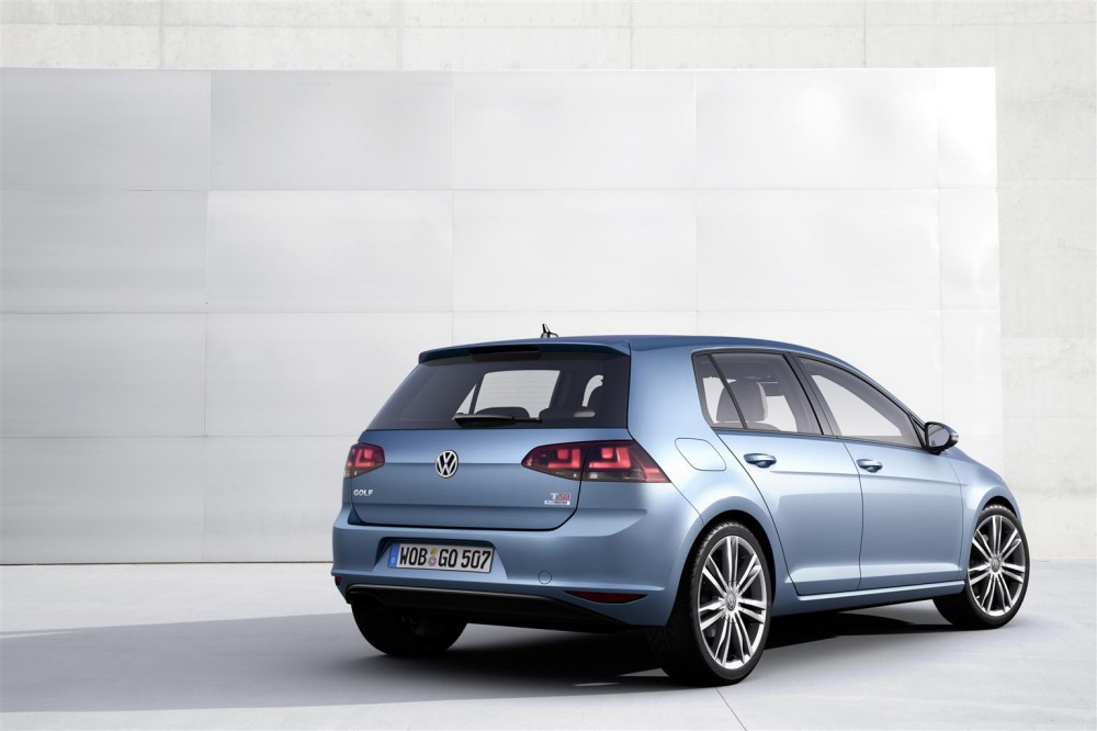 VOLKSWAGEN GOLF VII @ drivelife