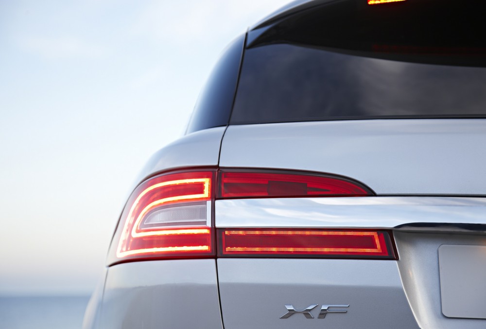 JAGUAR XF SPORTBRAKE @ drivelife.it magazine on line