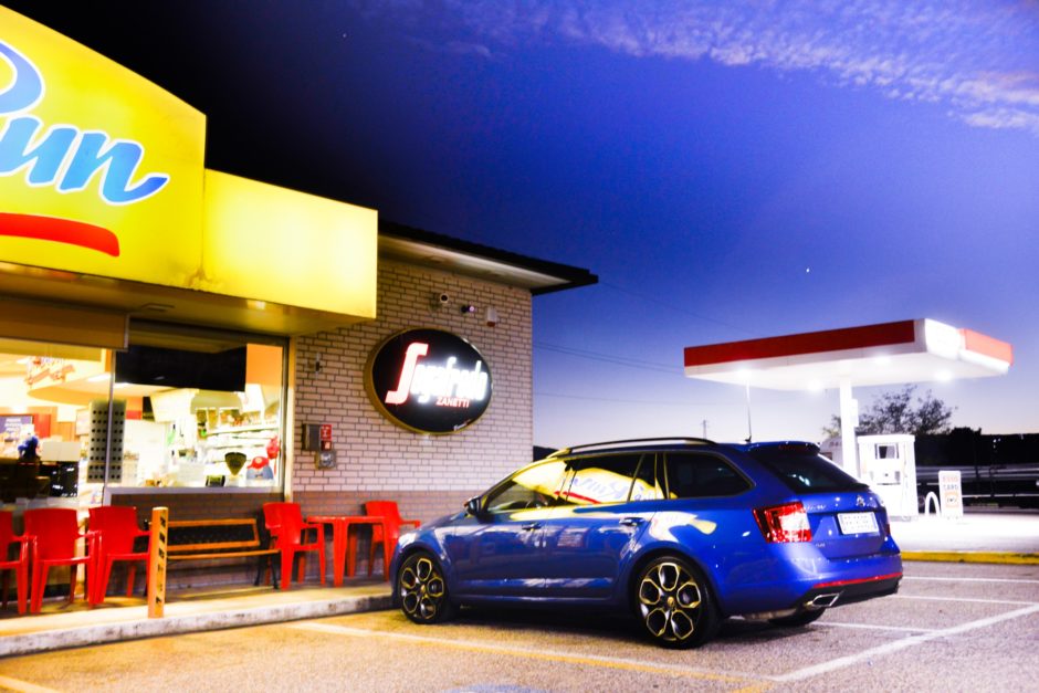 Highway siesta ©lucaromanopix