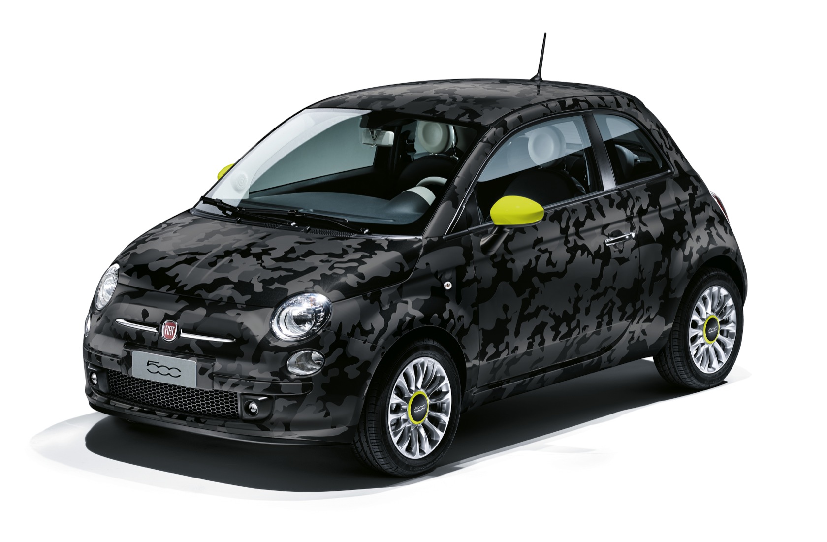500-couture-fiat-presenta-lultima-frontiera-della-personalizzazione-esclusiva-140930_03_showcar_500-camouflage