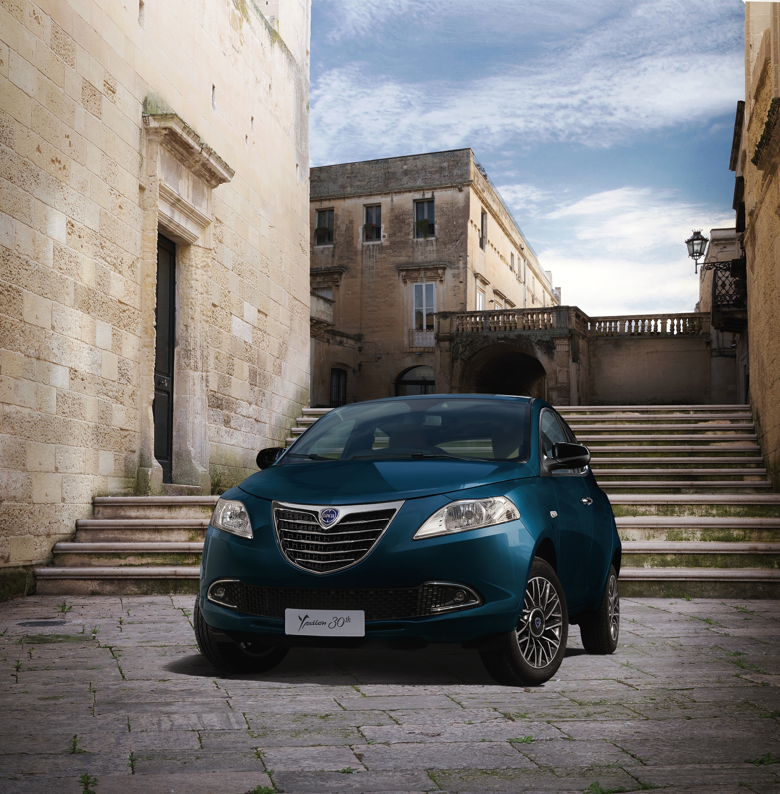 30-anni-di-lancia-ypsilon-150224_lancia_ypsilon_01a