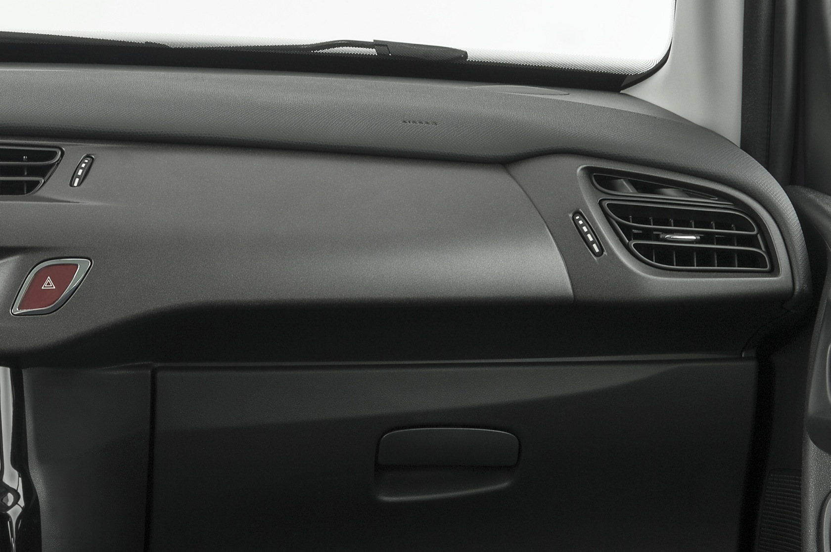 serie-speciale-citroen-c3-selection-per-un-2015-zen-untitled_catalog0054_36_r