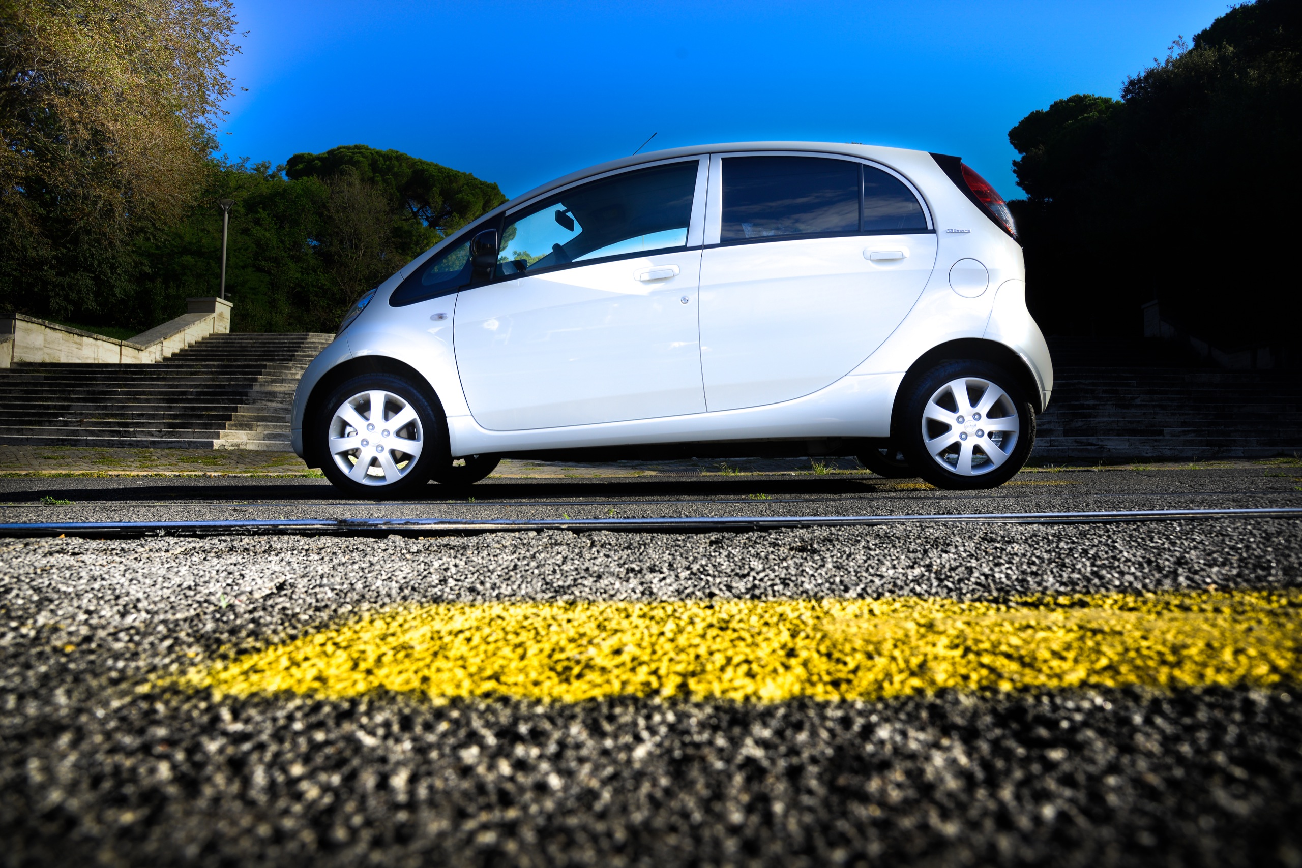 LRPix5-PEUGEOT ION-13