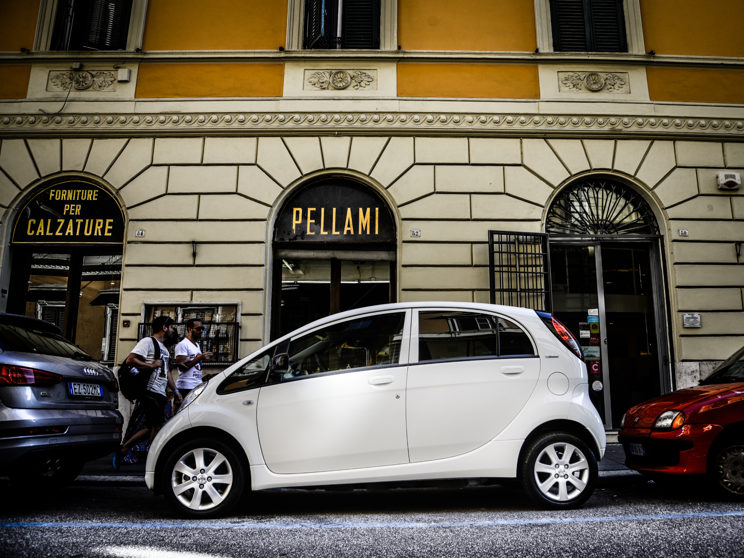 LRPix5-PEUGEOT-ION_overall-15