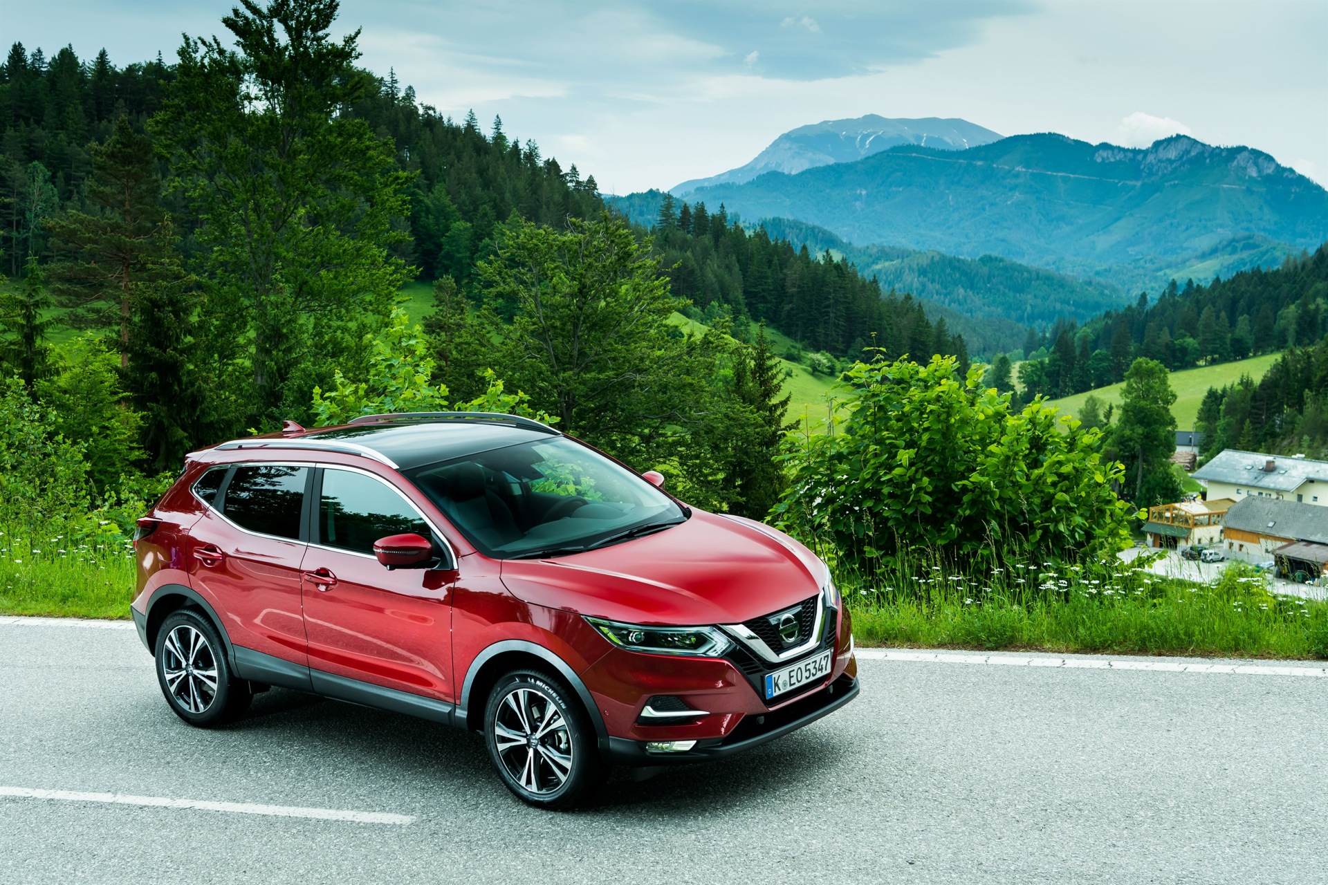 The new Nissan Qashqai: premium crossover enhancements deliver outstanding new design, technology and performance