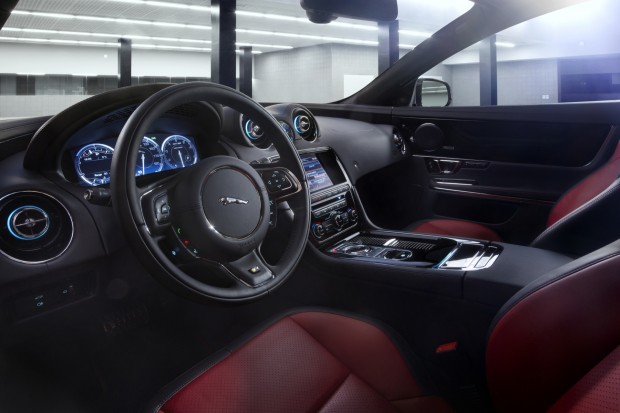 DRIVELIFE-JAGUAR-XJR