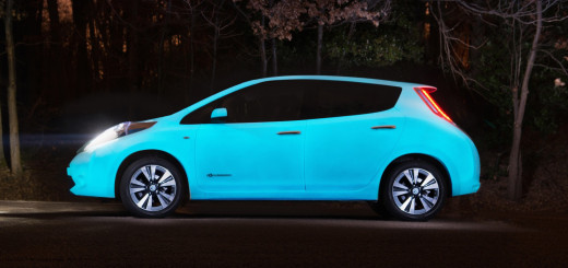 NISSAN LEAF FLUORESCENTE