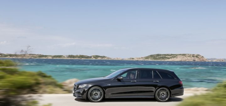 Mercedes-AMG E 43 4MATIC T-Modell, Outdoor, 2016, Exterieur: obsidianschwarz ;Kraftstoffverbrauch kombiniert: 8,4 l/100 km, CO2-Emissionen kombiniert: 192 g/km Mercedes-AMG E 43 4MATIC Estate, outdoor, 2016, exterior: obsidian black; Consumption combined: 8.4 l/100 km, CO2 emission combined: 192 g/km