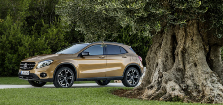 Mercedes-Benz GLA 220d 4MATIC, canyonbeige, Fahraufnahme ;Kraftstoffverbrauch kombiniert: 4,8 l/100 km, CO2-Emissionen kombiniert: 127 g/km Mercedes-Benz GLA 220d 4MATIC, canyon beige, driving shot; Fuel consumption combined: 4.8 l/100 km; Combined CO2 emissions: 127 g/km - IN TV SU DRIVELIFE DEL 25 MARZO