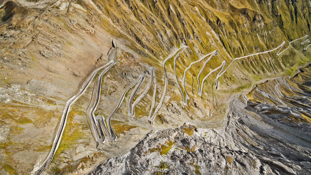 PASSO DELLO STELVIO - PORSCHE DRIVE STELVIO, IN TV IL 4 NOVEMBRE